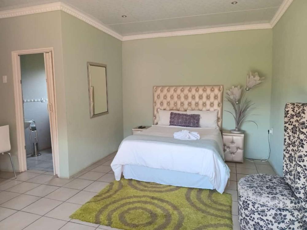 Standard King Room